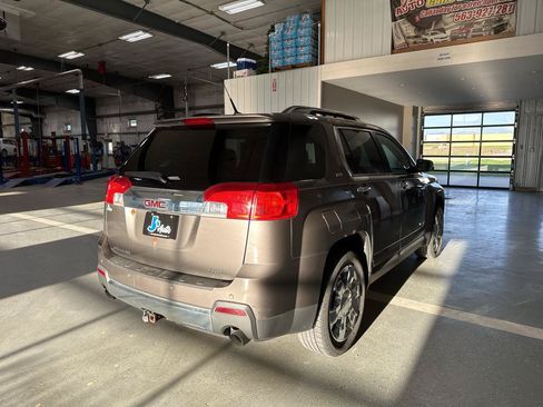Used 2010 GMC Terrain SLT AWD/4WD image 5