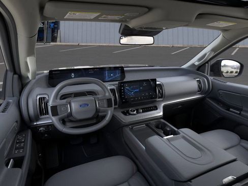 New 2025 Ford Expedition Max Active image 9