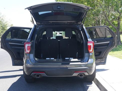 Used 2018 Ford Explorer XLT FWD image 10