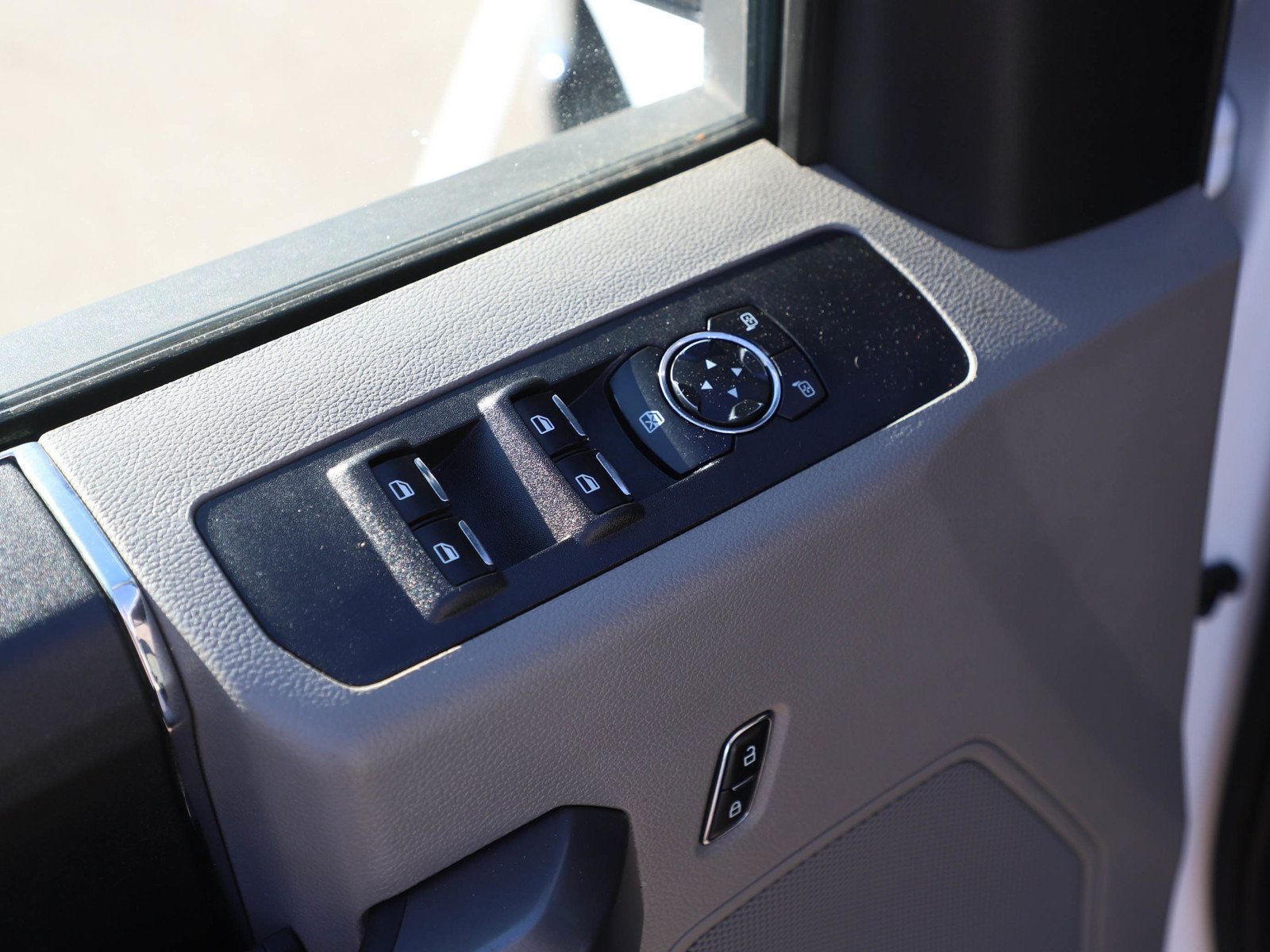 Used 2021 Ford F250 XLT w/ XLT Value Package AWD/4WD image 19