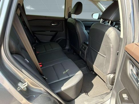 Used 2023 Nissan Rogue SV w/ SV Premium B Package FWD image 30