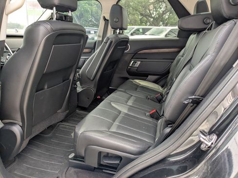 Used 2018 Land Rover Discovery HSE AWD/4WD image 20