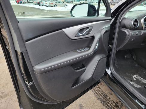 Used 2025 Chevrolet Blazer LT image 6