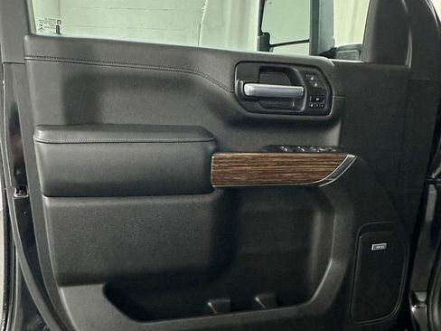 Used 2023 Chevrolet Silverado 2500 High Country w/ Z71 Off-Road Package AWD/4WD image 8