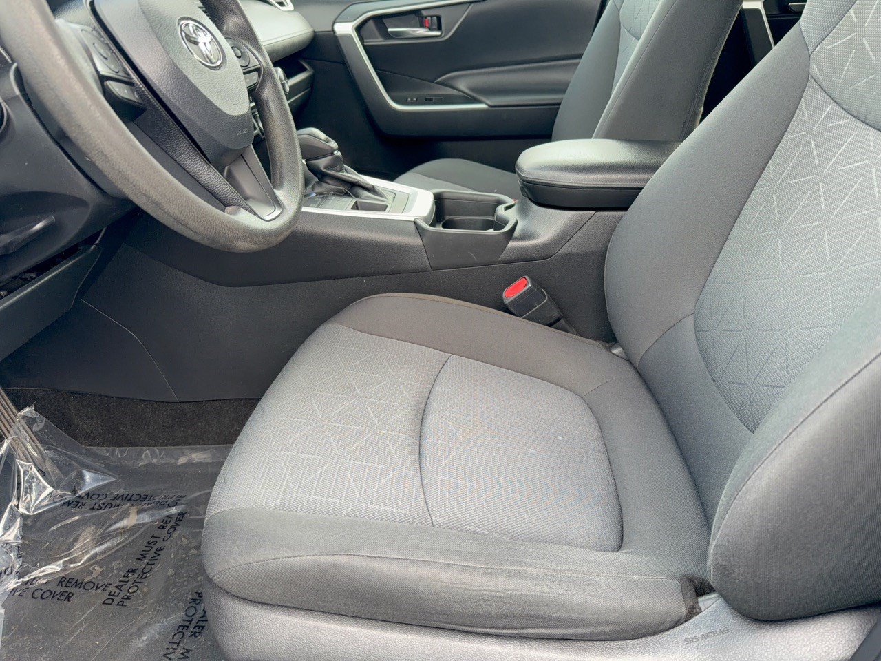 Used 2021 Toyota RAV4 XLE AWD/4WD image 5