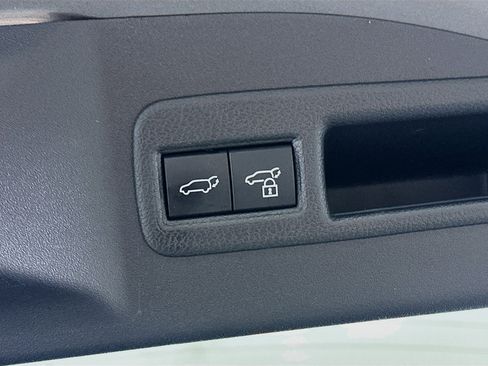 Used 2024 Toyota bZ4X FWD image 28