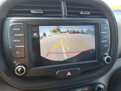 Used 2022 Kia Soul LX FWD image 30