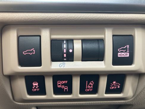 Used 2019 Subaru Outback 2.5i Limited image 18