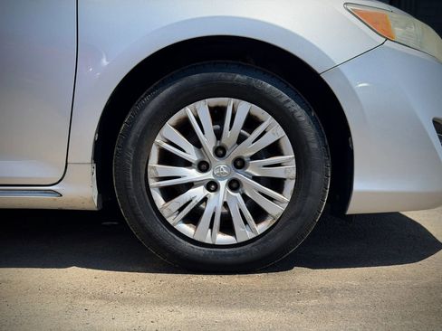 Used 2012 Toyota Camry LE FWD image 21