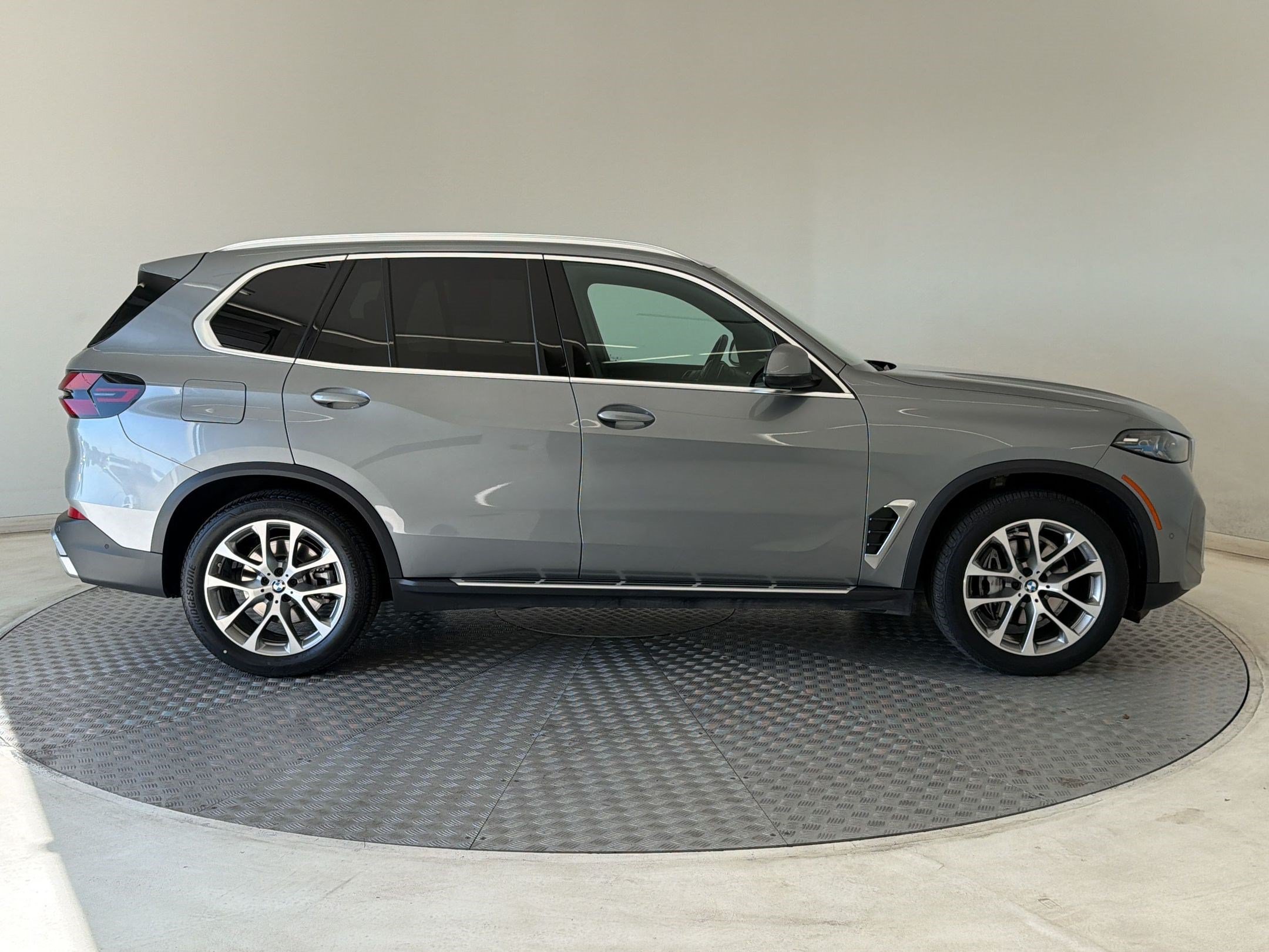 Used 2026 BMW X5 xDrive40i AWD/4WD image 8