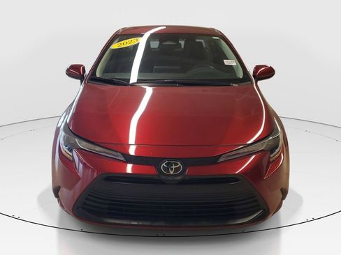 Used 2023 Toyota Corolla LE FWD image 2