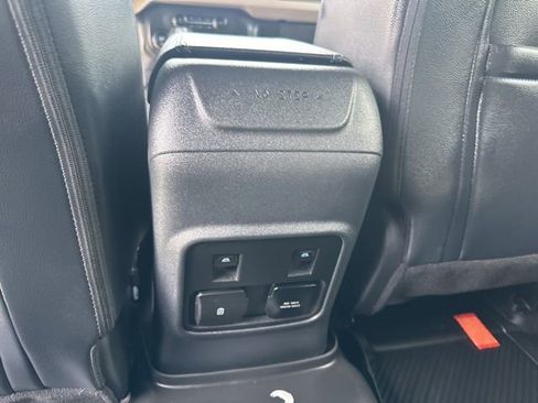 Used 2024 Ford Bronco Wildtrak AWD/4WD image 32