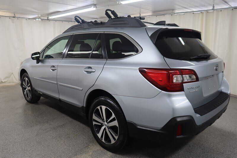 Used 2018 Subaru Outback 2.5i Limited AWD/4WD image 4