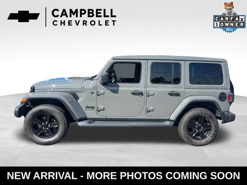 Used 2023 Jeep Wrangler Unlimited Sahara AWD/4WD image 2