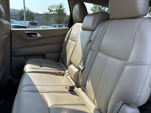 Used 2015 Nissan Pathfinder SL w/ SL Premium Package FWD image 16