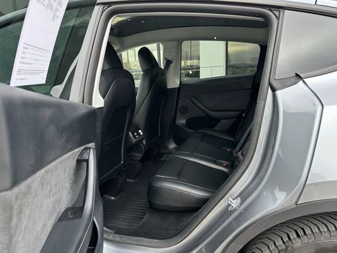 Used 2024 Tesla Model Y Long Range image 20