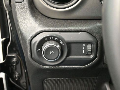 Used 2023 Jeep Wrangler Unlimited Sport AWD/4WD image 24
