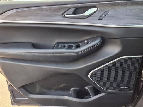 Used 2023 Jeep Grand Cherokee L Limited w/ Luxury Tech Group II image 24