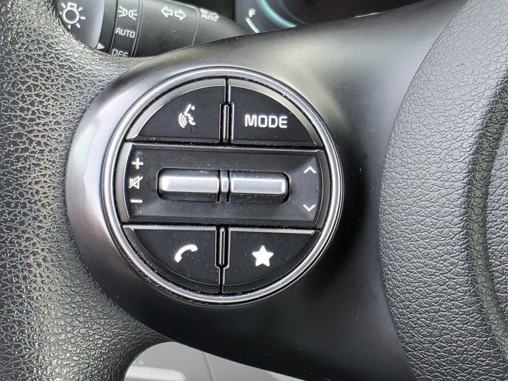 Used 2023 Kia Soul LX w/ LX Technology Package FWD image 20