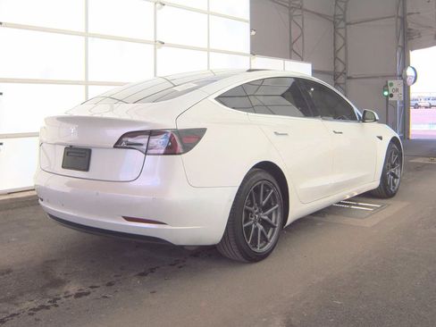 Used 2020 Tesla Model 3 Standard Range RWD image 4