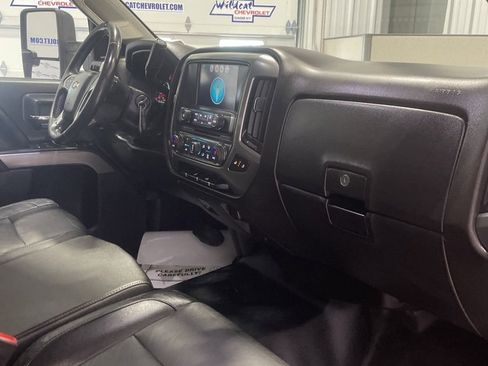 Used 2018 Chevrolet Silverado 3500 LT w/ LT Convenience Package image 36