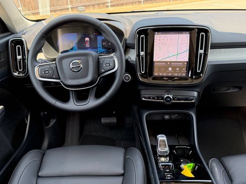 New 2026 Volvo XC40 B5 Plus w/ Climate Package AWD/4WD image 10