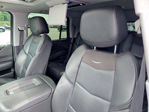 Used 2020 Cadillac Escalade Luxury AWD/4WD image 17