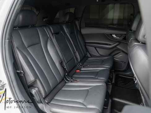 Used 2018 Audi Q7 3.0T Prestige AWD/4WD image 29