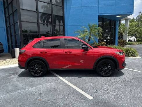 Certified 2025 Honda HR-V Sport image 9
