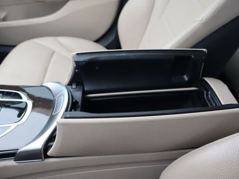 Used 2019 Mercedes-Benz C 300 Sedan image 34