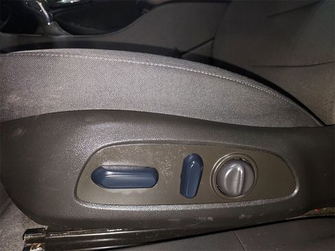 Used 2023 Chevrolet Malibu LT image 18