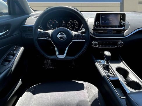 Used 2022 Nissan Altima 2.5 S FWD image 10