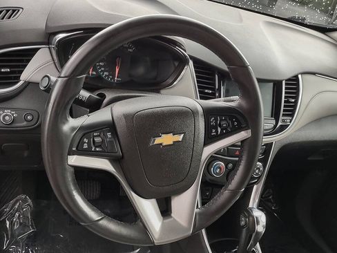 Used 2020 Chevrolet Trax Premier FWD image 13