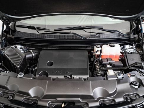 Used 2023 Chevrolet Traverse Premier image 46