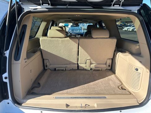 Used 2009 GMC Yukon XL Denali image 12