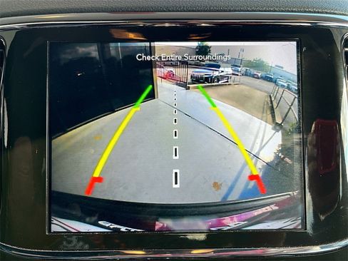 Used 2022 Jeep Grand Cherokee Laredo X image 14