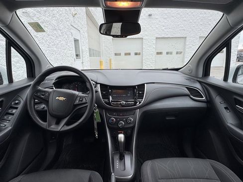 Used 2017 Chevrolet Trax LT image 10