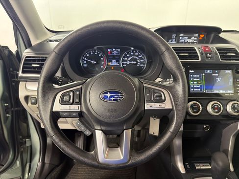 Used 2018 Subaru Forester 2.5i Premium AWD/4WD image 11