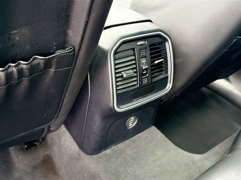 Used 2018 Porsche Macan Turbo w/ Premium Package Plus image 28