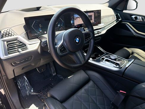 Used 2025 BMW X5 xDrive40i w/ M Sport Package AWD/4WD image 25