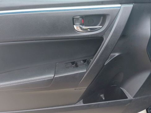 Used 2015 Toyota Corolla S Premium FWD image 23