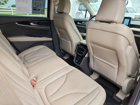 Used 2023 Lincoln Nautilus Reserve AWD/4WD image 31