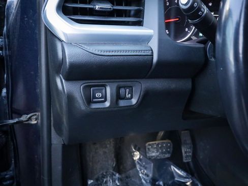 Used 2017 GMC Acadia SLT image 20