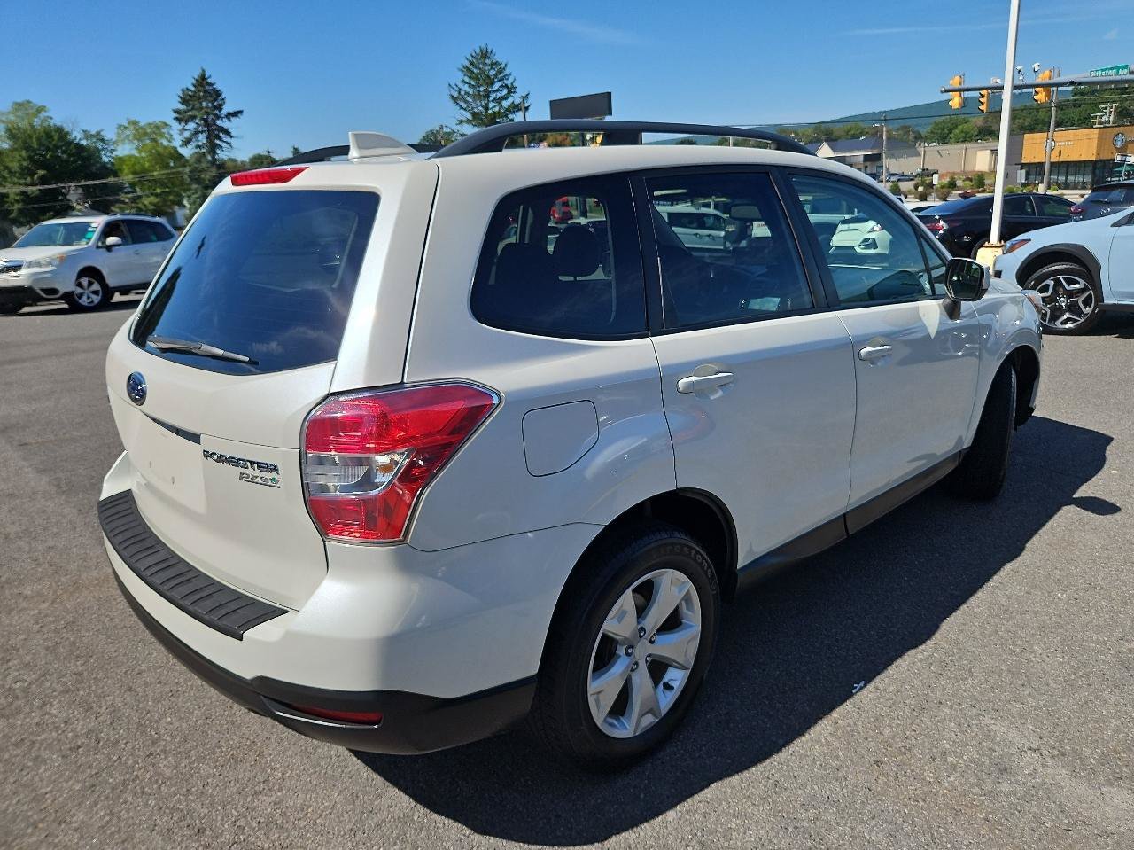 Used 2016 Subaru Forester 2.5i Premium w/ Popular Package #2 AWD/4WD image 3