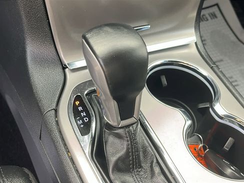 Used 2022 Jeep Grand Cherokee Laredo X image 17