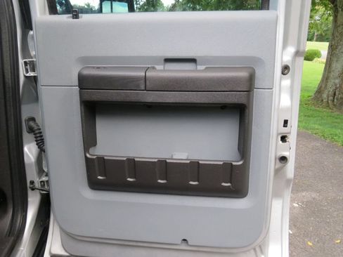 Used 2015 Ford F250 XL w/ Power Equipment Group AWD/4WD image 12