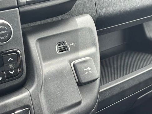 Used 2024 RAM ProMaster 2500 w/ Convenience Group image 30