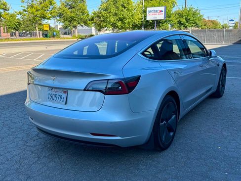 Used 2018 Tesla Model 3 Long Range RWD image 4