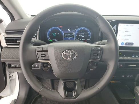 Used 2025 Toyota Camry XLE FWD image 22