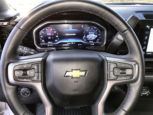 Used 2024 Chevrolet Silverado 1500 LT image 14